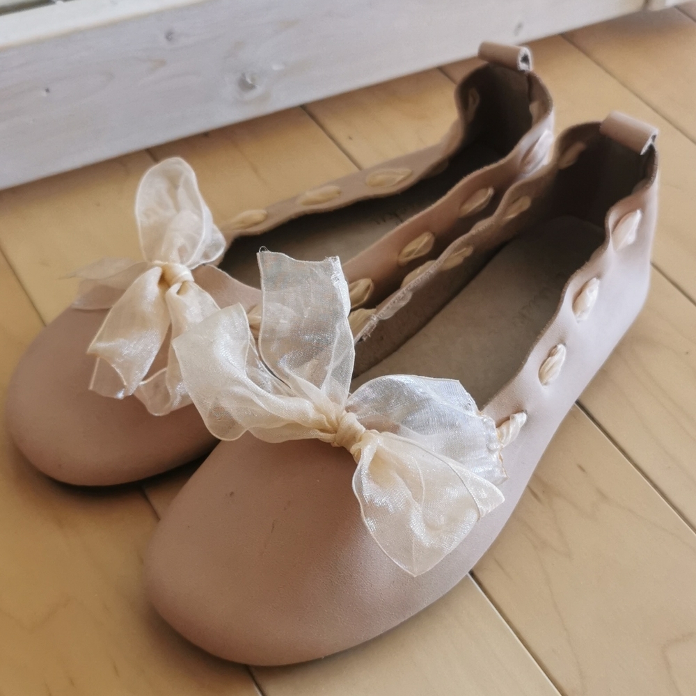 Ribbon leather flats